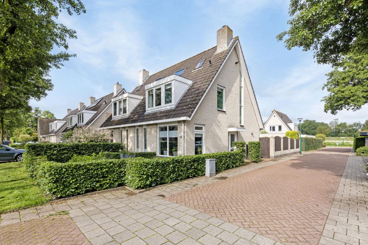 Te koop: Foto Woonhuis aan de Bachlaan 43 in Veenendaal