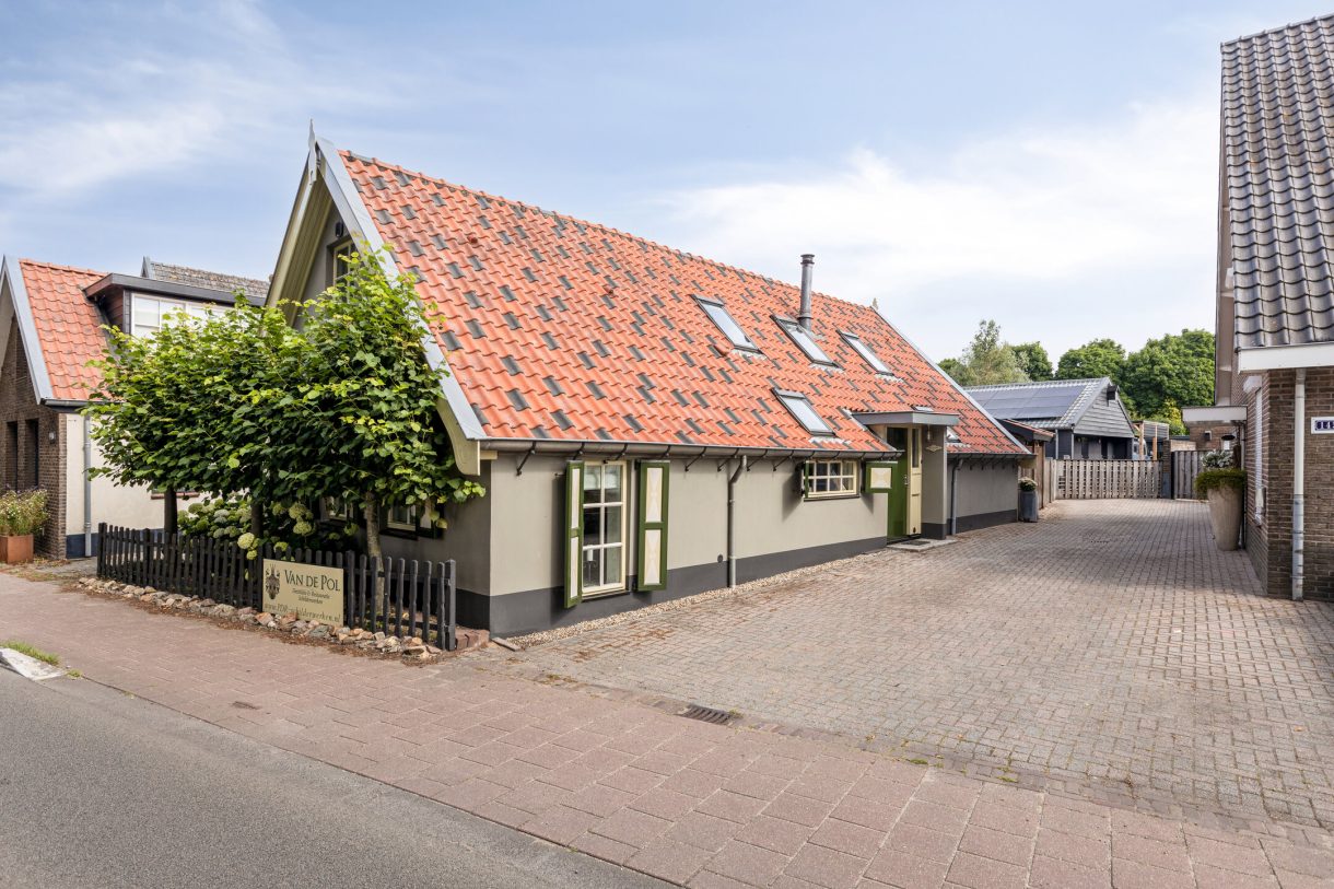 Te koop: Foto Woonhuis aan de Rijksstraatweg 143 in Elst Ut