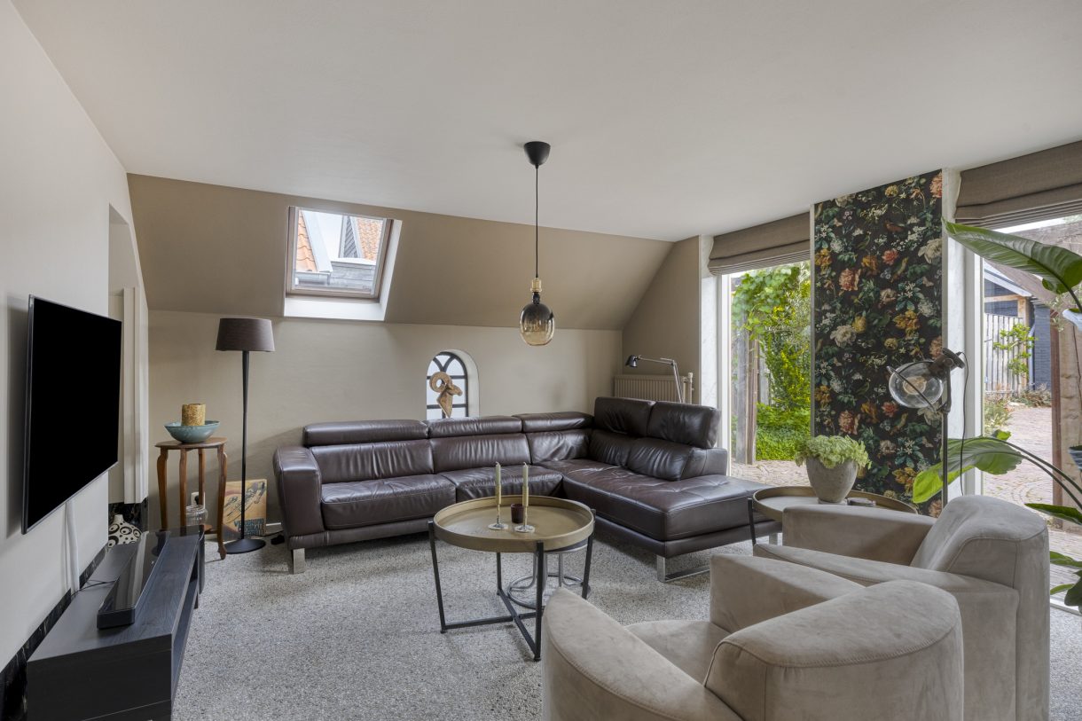 Te koop: Foto Woonhuis aan de Rijksstraatweg 143 in Elst Ut