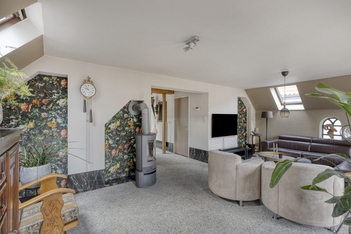 Te koop: Foto Woonhuis aan de Rijksstraatweg 143 in Elst Ut