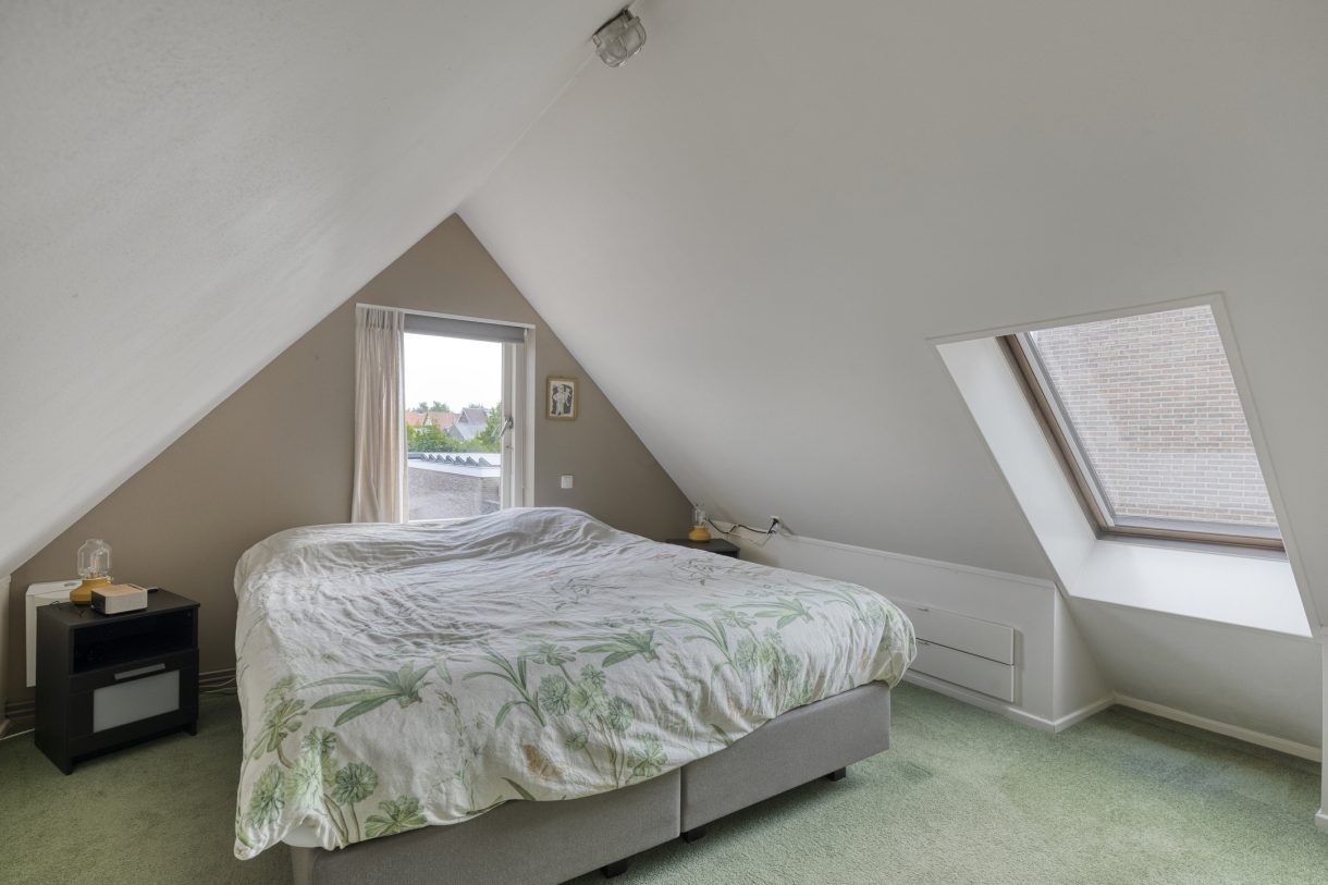 Te koop: Foto Woonhuis aan de Rijksstraatweg 143 in Elst Ut