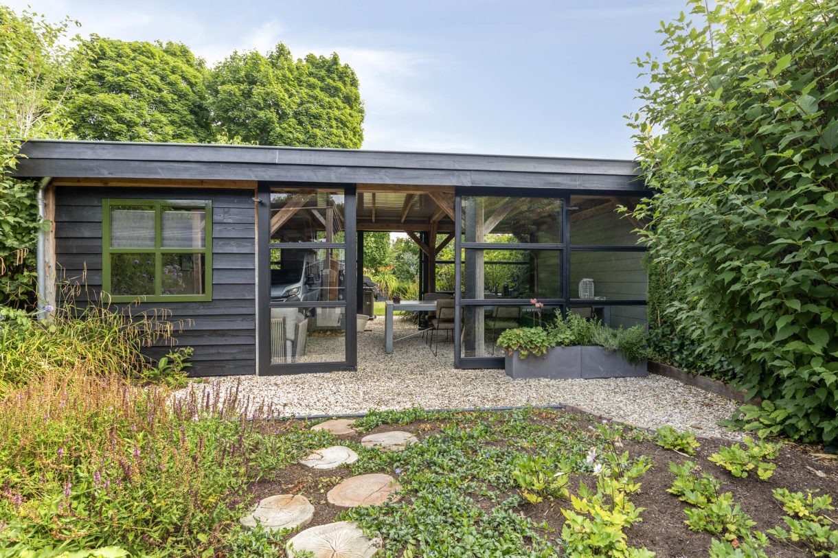 Te koop: Foto Woonhuis aan de Rijksstraatweg 143 in Elst Ut