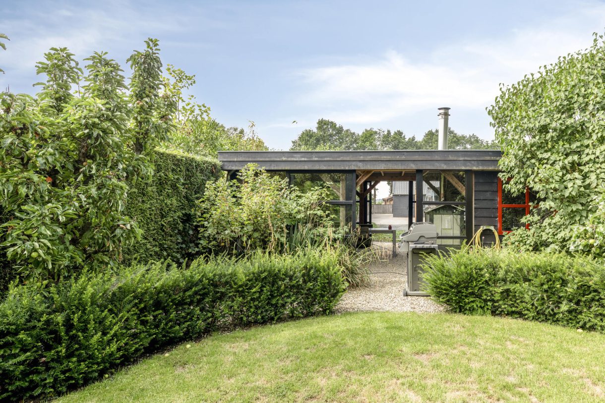 Te koop: Foto Woonhuis aan de Rijksstraatweg 143 in Elst Ut