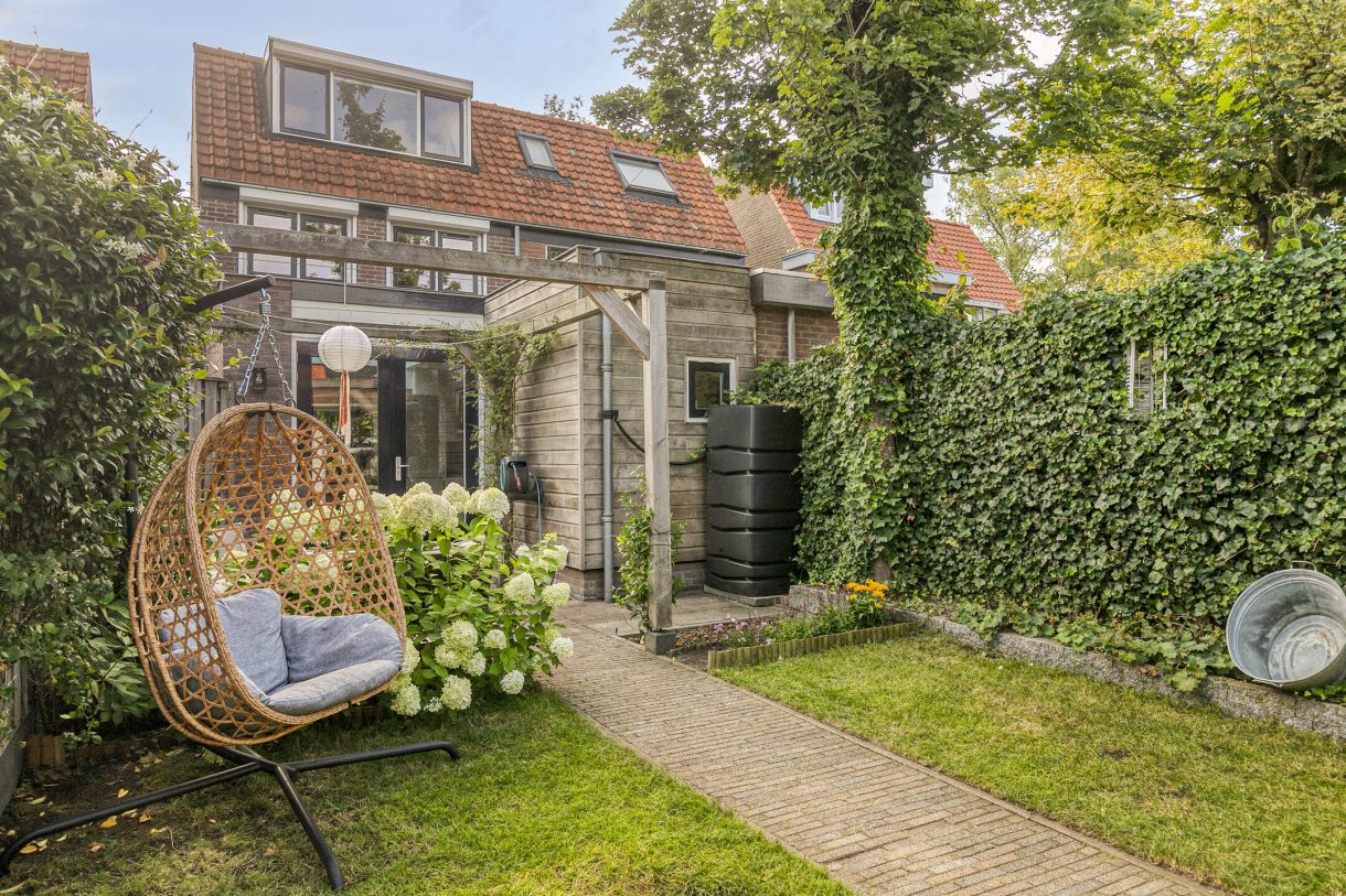 Te koop: Foto Woonhuis aan de P.H. van Rijnstraat 6 in Veenendaal