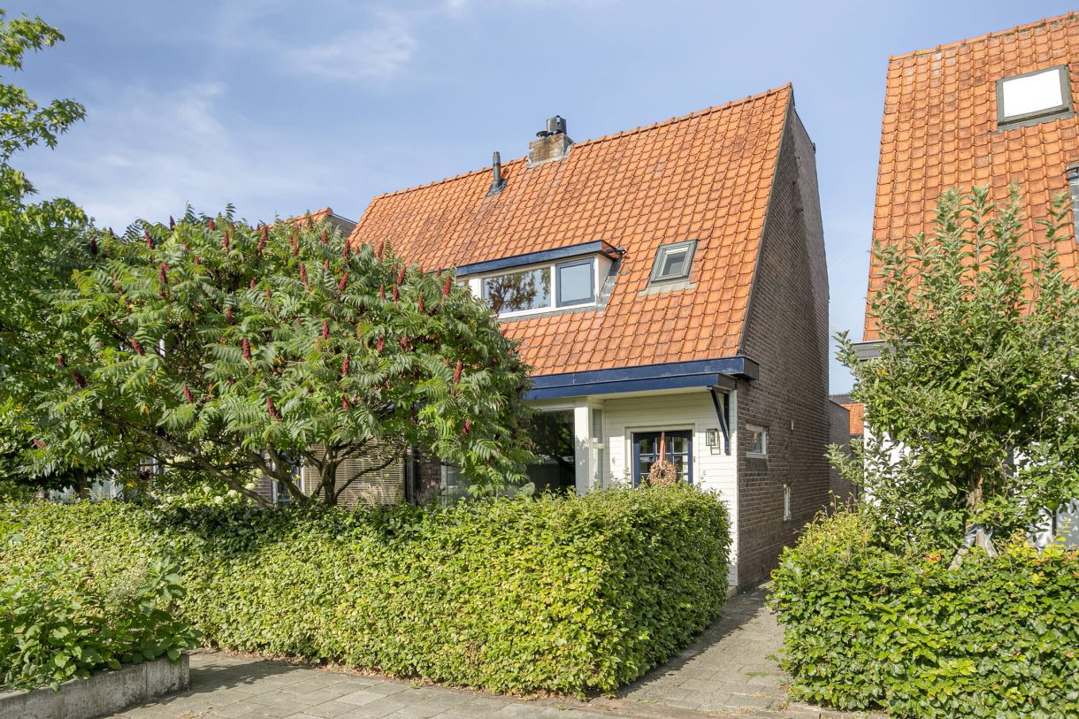 Te koop: Foto Woonhuis aan de P.H. van Rijnstraat 6 in Veenendaal